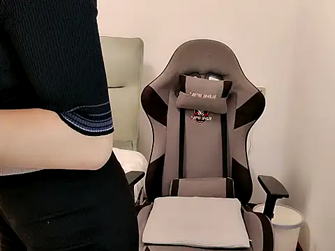 Qianqian-666 webcam