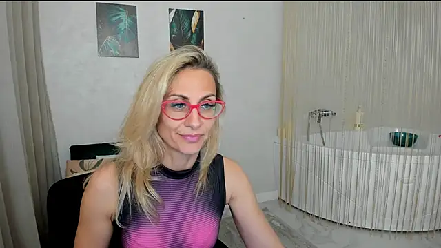 MuseOfStage live cam