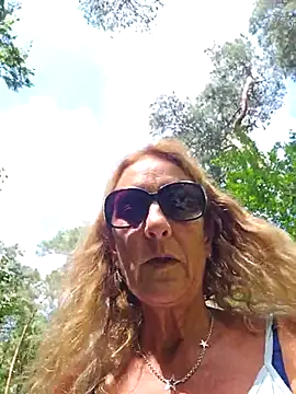 hotwifelyn68 (F mature) - Nipple clamps