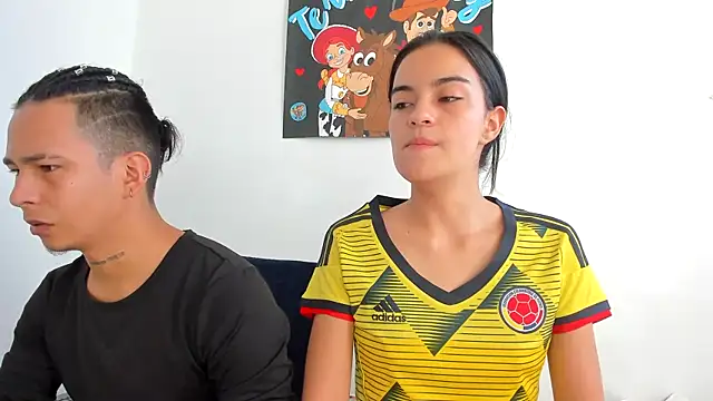bliinkii_and_luka_ live cam on StripChat