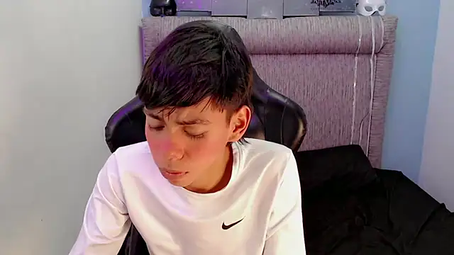 liarr_ (M twink) - play with saliva and ass