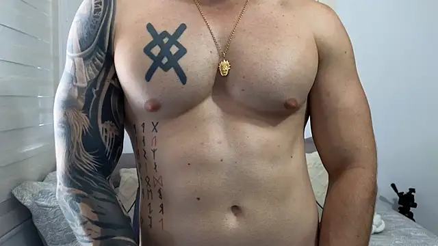 Isaac_Carter live cam on StripChat
