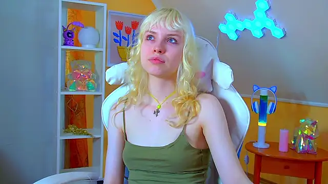 hannahhollis - HannahHollis's free webcam - UK Sex Cams