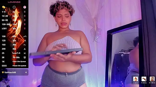 chloe_kisses webcam