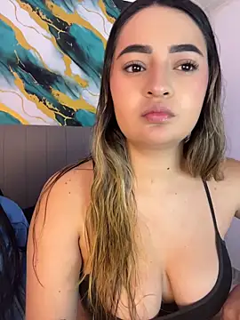 Antonella_Julieta webcam