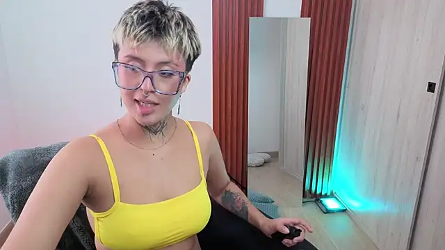Watch Rebeka-baker live on EroticFlix - High definition streams