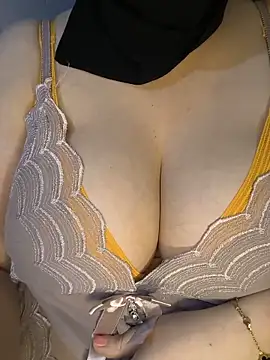 tota_ (F milf) - متبقية للوصول إلى الهدف