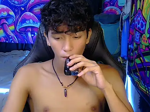 hugekenbigcock webcam