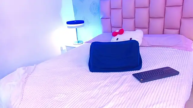 IsabelleDaza webcam