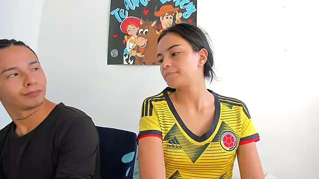 bliinkii_and_luka_ webcam