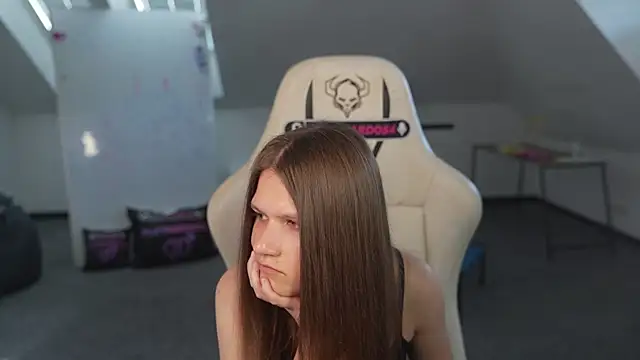Monika_kiss054 webcam