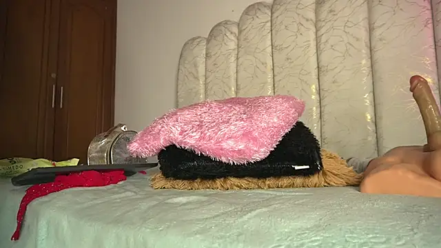 Watch pocahotass_11 live on EroticFlix - High definition streams