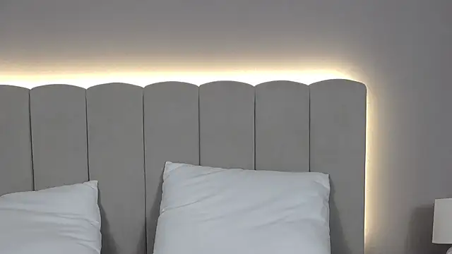 Watch EllaNoa_ live on EroticFlix - High definition streams