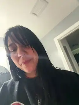 j_thebeastxxx - J_thebeastxxx's free webcam - UK Sex Cams