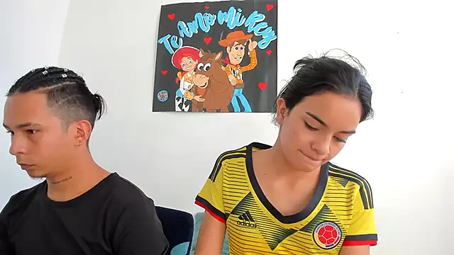 bliinkii_and_luka_ webcam