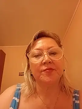 Watch I_amVeronicle live on EroticFlix - High definition streams
