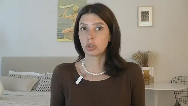 WhiteQueen888 webcam