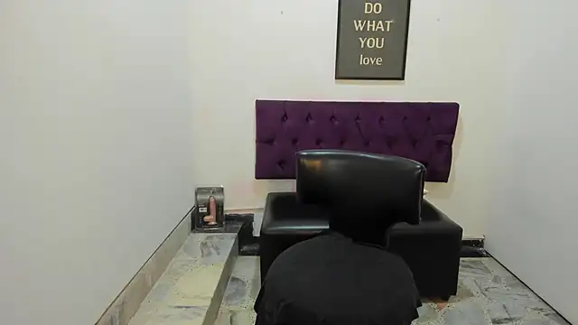 Watch Iansayd333 live on EroticFlix - High definition streams