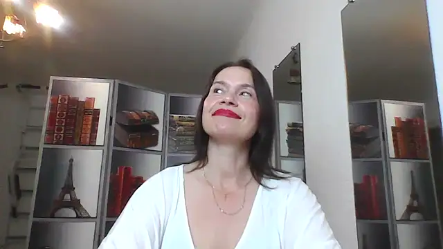 Watch Selena_Moo live on EroticFlix - High definition streams