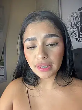 Watch EvasBlazeXXX live on EroticFlix - High definition streams