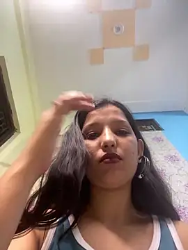 Watch Queen_Rosyy live on EroticFlix - High definition streams