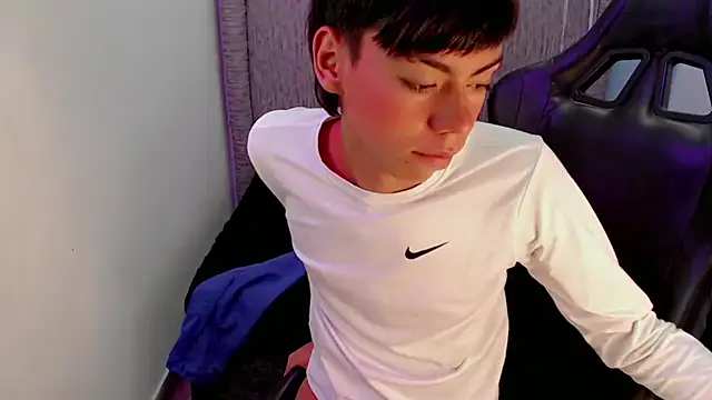 liarr_ (M twink) - play with saliva and ass