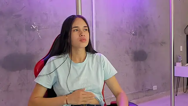 alice__susan (F young) - Make my toy vibrate and don't stop