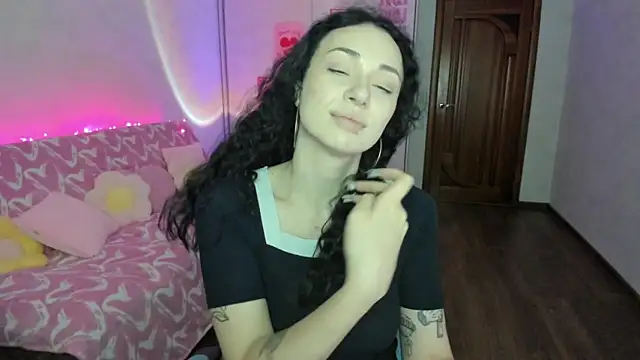 Watch elisskriter live on EroticFlix - High definition streams