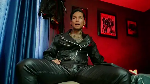 Leonnardo_Jaramillo live sex cam