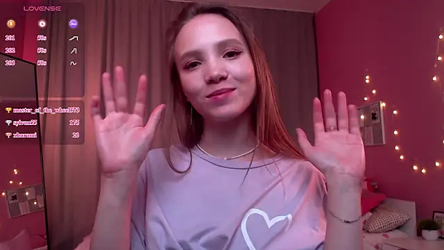 Adria_Arjona webcam