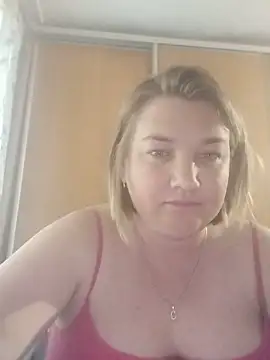 MiyaOlliver webcam