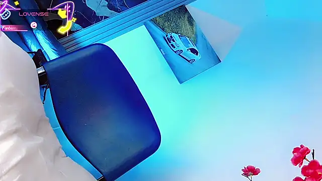 SophiaWild_ webcam