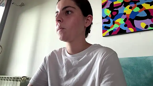 MarisaKomar webcam