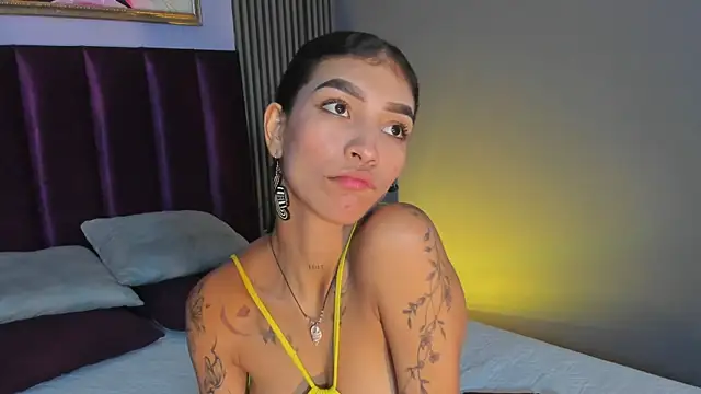 LauraAristizabal webcam