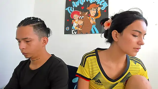bliinkii_and_luka_ webcam