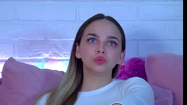 Watch AnitaVenture live on EroticFlix - High definition streams