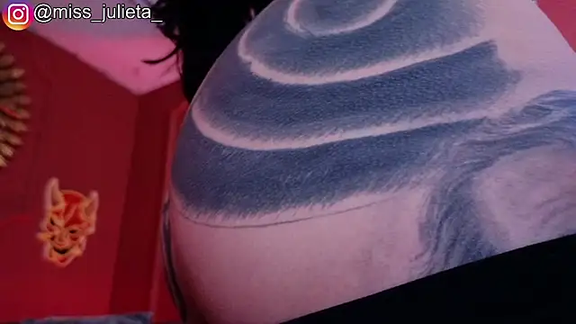 Julieta_Russell webcam