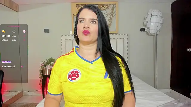 Watch LenaRuiz_ live on EroticFlix - High definition streams