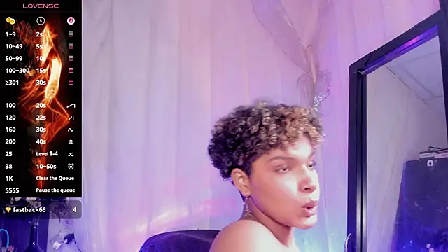 chloe_kisses webcam