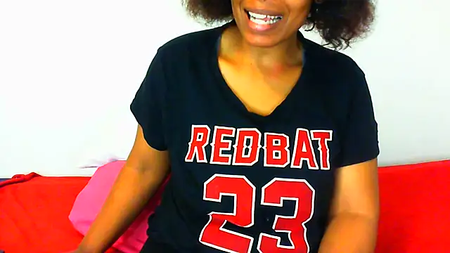 NAUGHTIECURVY webcam