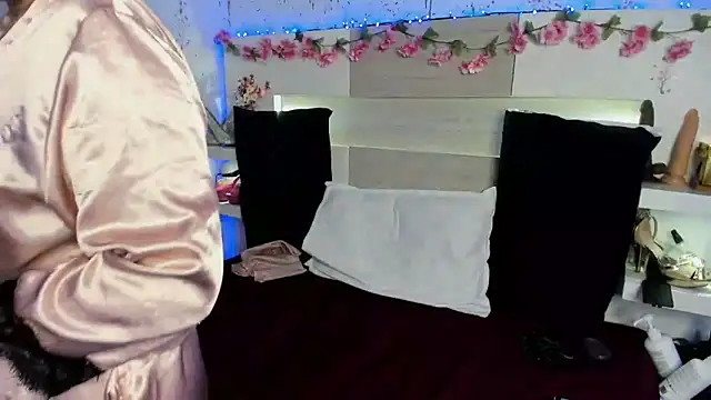Watch JaddeWalker live on EroticFlix - High definition streams