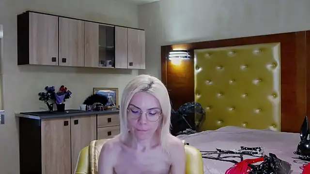 Watch DomCaprisse live on EroticFlix - High definition streams