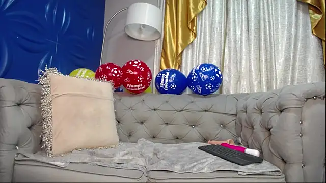 Watch JolieDuvalle live on EroticFlix - High definition streams