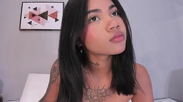 Watch PauleteW10 live on EroticFlix - High definition streams