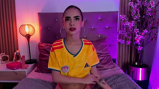 Watch celeste_queen7 live on EroticFlix - High definition streams