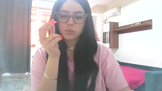 Watch LovelyJulliette live on EroticFlix - High definition streams