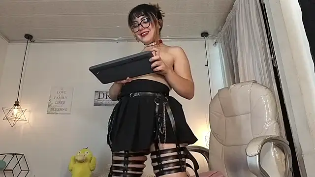 NinaSakura_Eup webcam