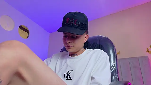 Nascary_Fox webcam