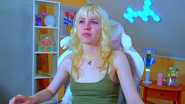 hannahhollis - HannahHollis's free webcam - UK Sex Cams