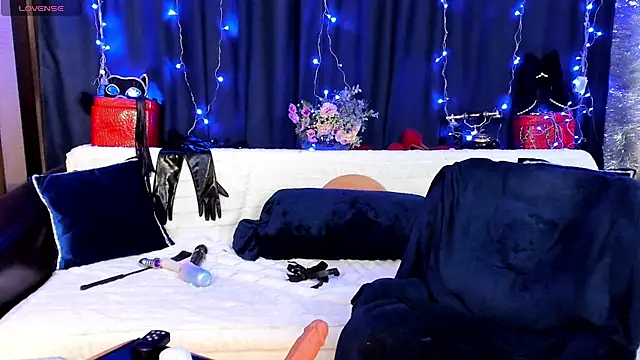 Watch PrettySofie live on EroticFlix - High definition streams